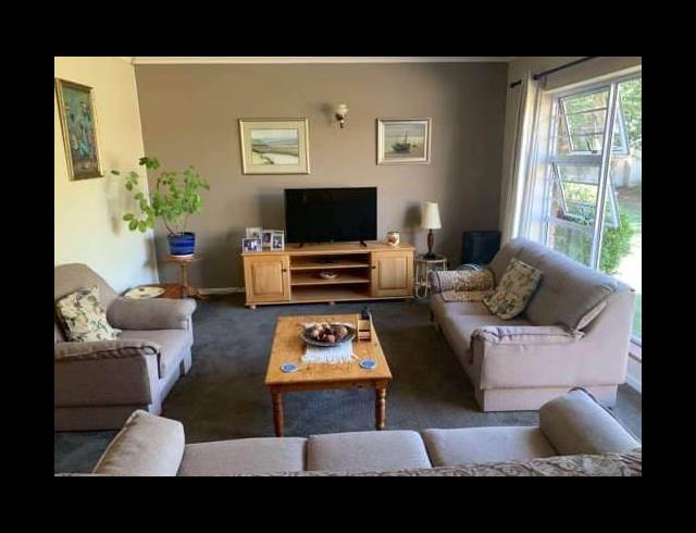 3 BEDROOM HOUSE RENTED IN SUNRIDGE PARK